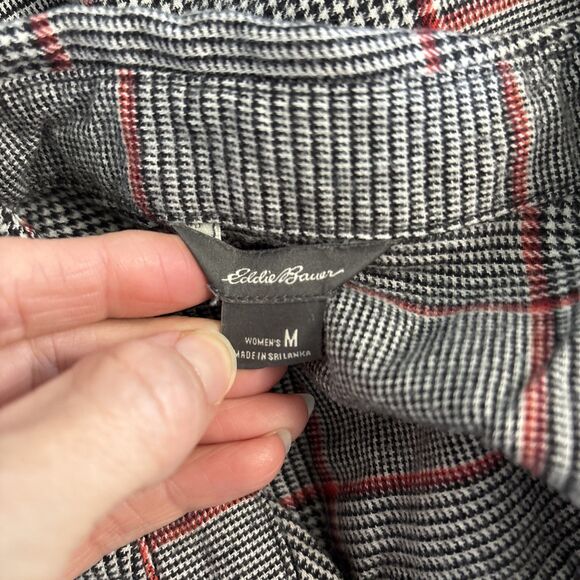 Eddie Bauer Button Up Flannel Shirt Women's Size Medium Plaid Black Red - Picture 4 of 5